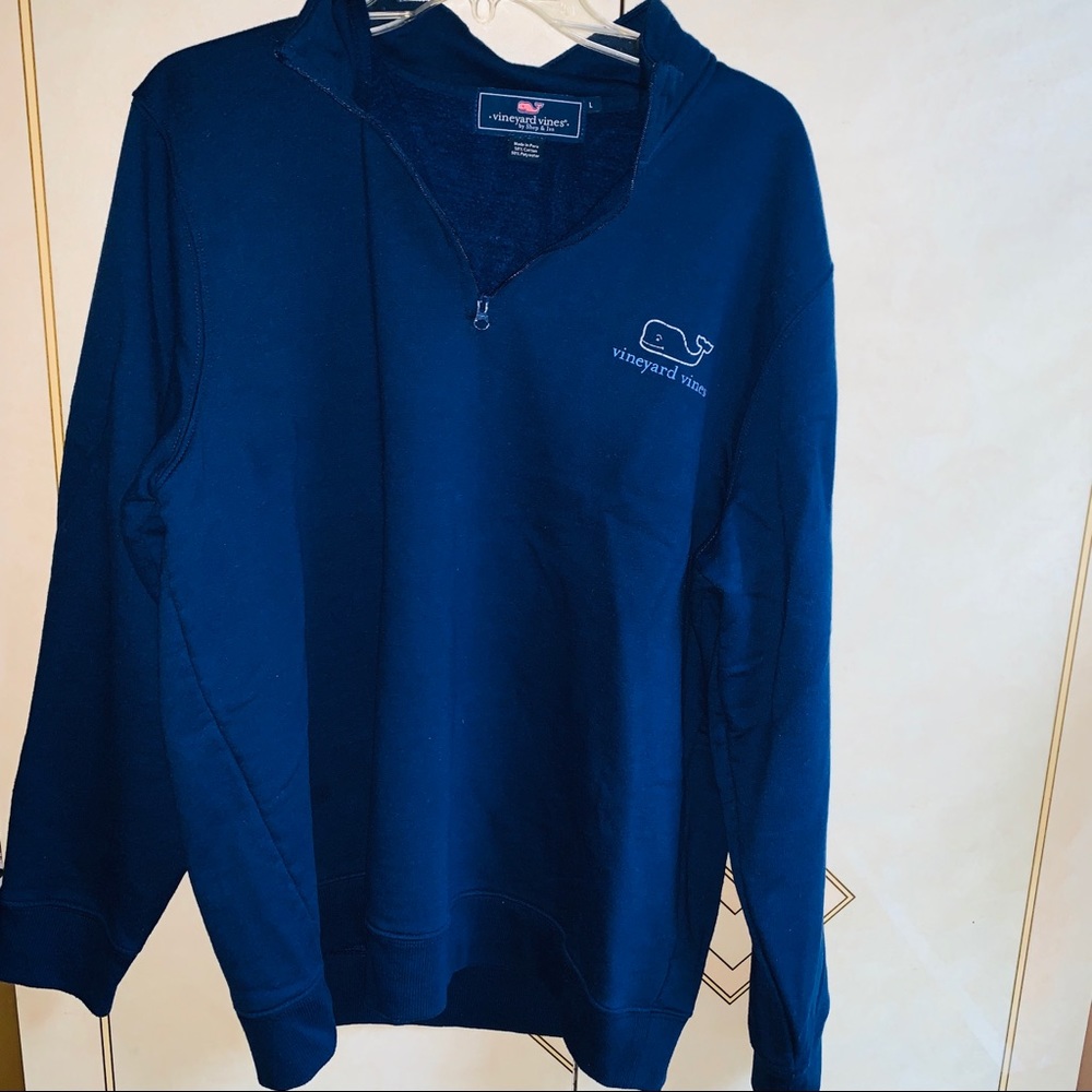 Vineyard Vines sweatshirt